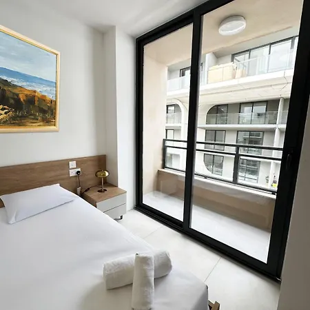 Chic Urban - Paceville Apartament *