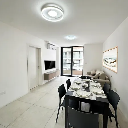 Chic Urban - Paceville Apartment
