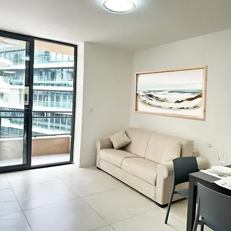 Chic Urban - Paceville Apartment